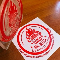 Timbre manual de 8x8 cms.